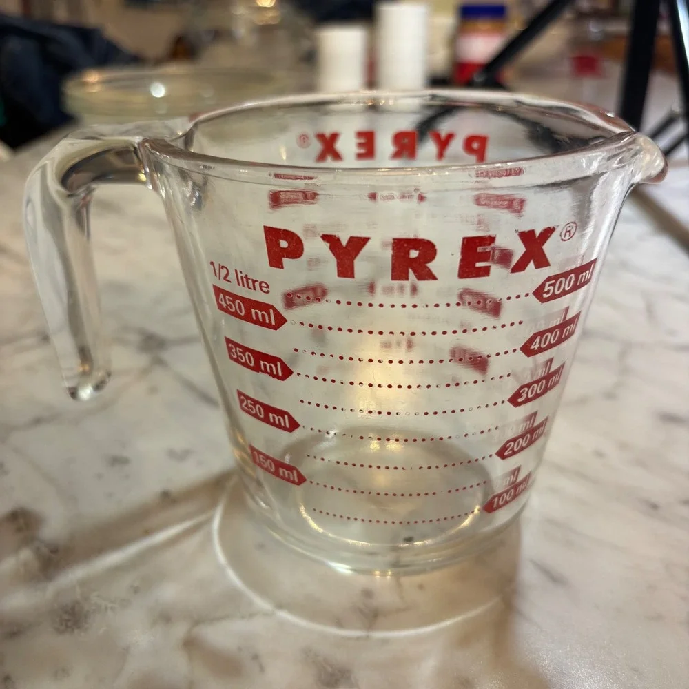 Vintage Pyrex 2 Cup Glass Measuring Cup Red Lettering 1 Pint 16 oz 500 ml